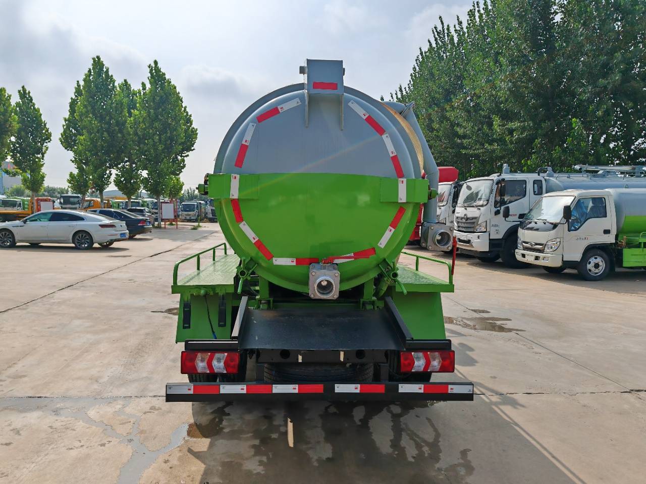 一汽解放5方吸污车 以卓越性能重塑城乡环卫作业标准