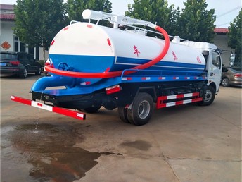 东风黄牌吸粪车 郑州挂牌多利卡的专业环卫解决方案